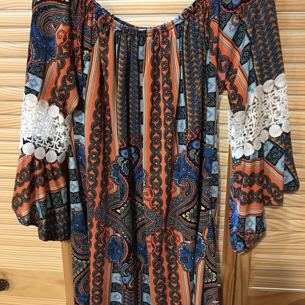 Beautiful pinwheel sleeve Tunic
